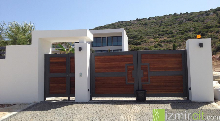 Villa bahçe kapısı